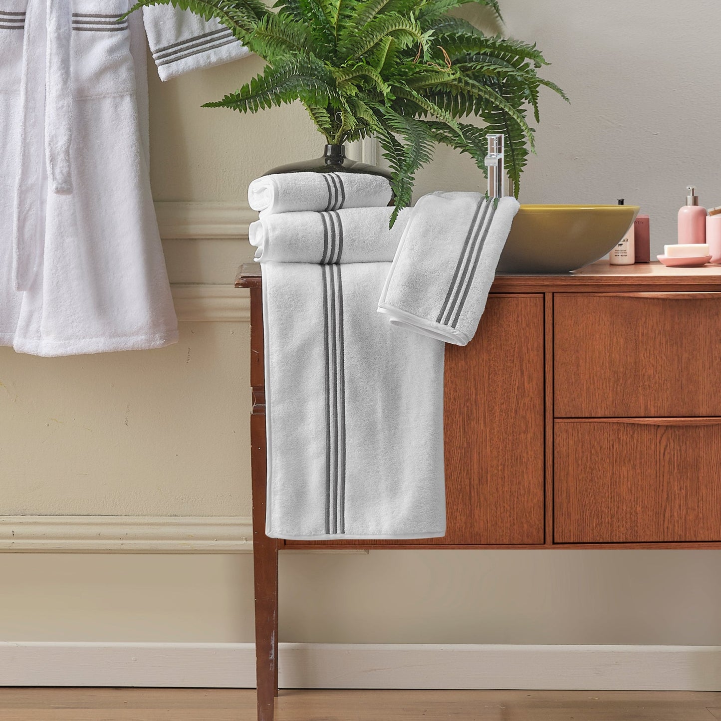 Coordinated Cotton Terry Towels with Three Embroidered Wands - Sforza