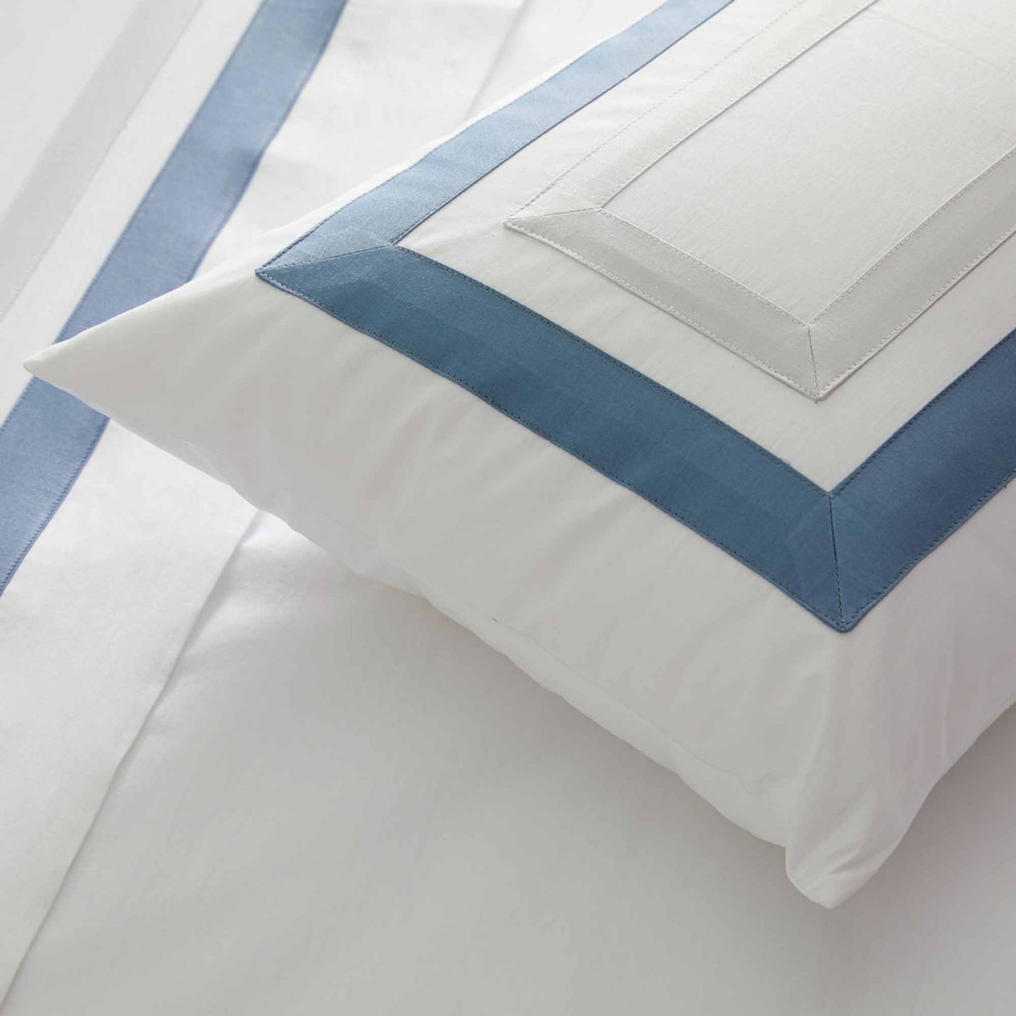300TC Cotton Satin Sheet Set with Contrasting Applications - Pure