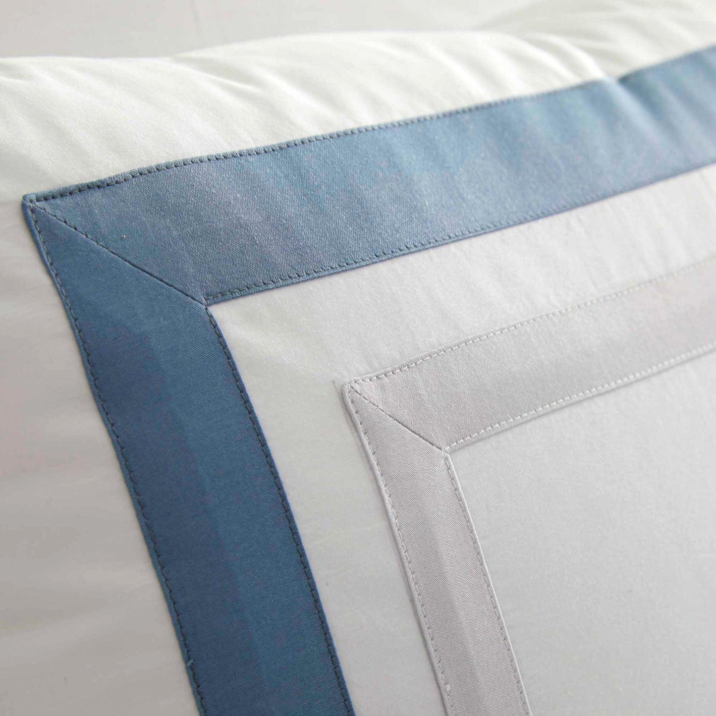 300TC Cotton Satin Sheet Set with Contrasting Applications - Pure