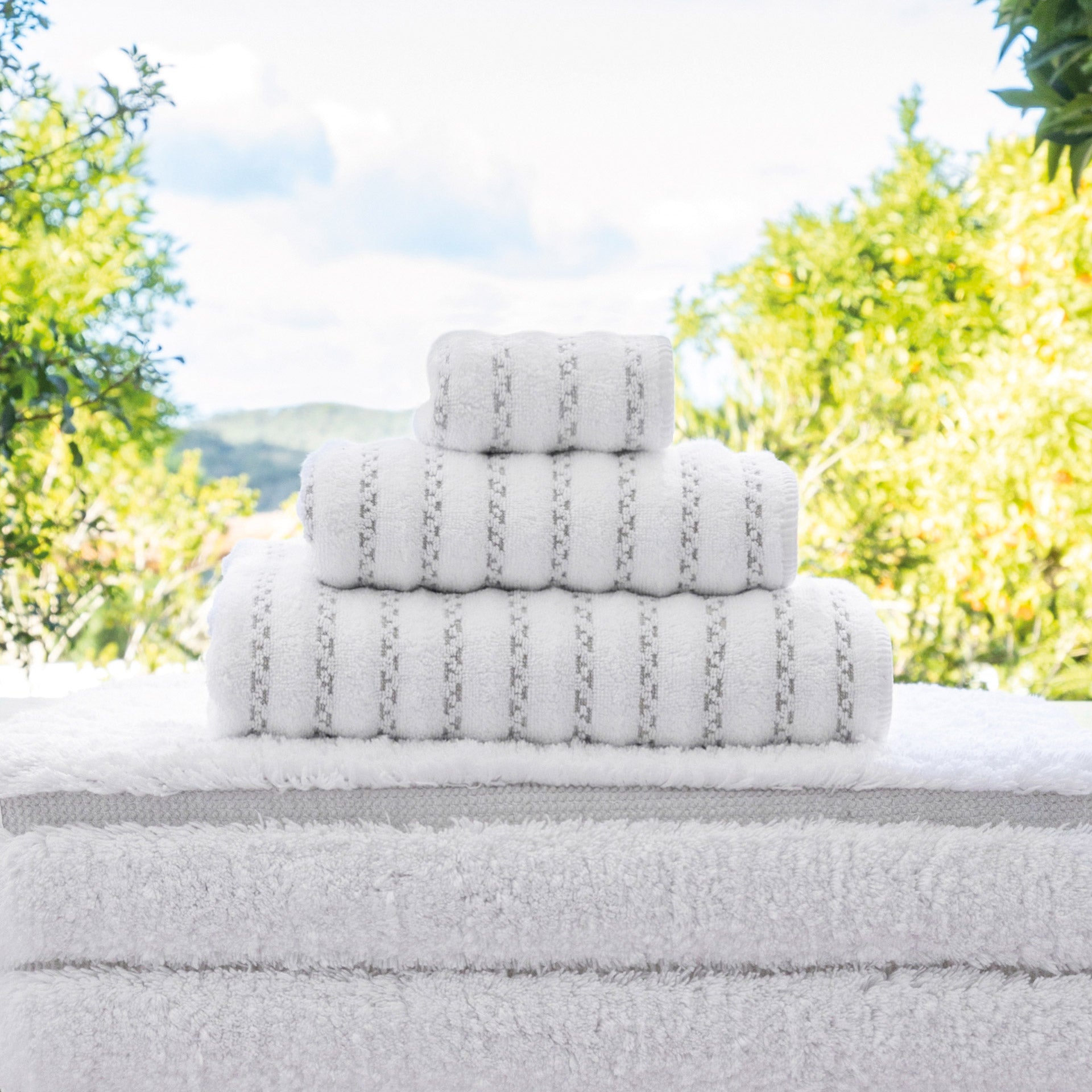 SWEET HOME - Asciugamani Bagno Viso e Bidet in Spugna di Puro Cotone SWEET HOME - Asciugamani Bagno Viso e Bidet in Spugna di Puro Cotone