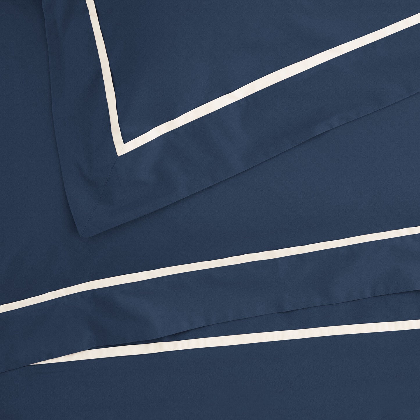 200TC Cotton Percale Duvet Cover Set with Contrasting Embroidered Rod - Opera