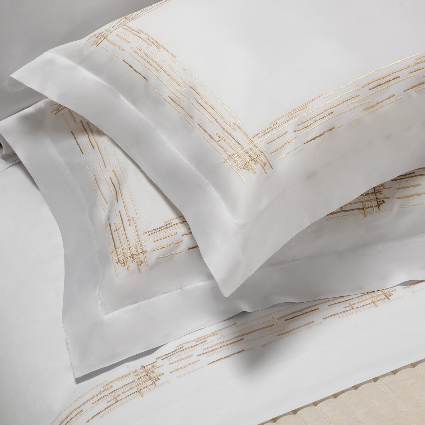 Embroidered Sheet Set in 300TC Cotton Satin - Graffiti