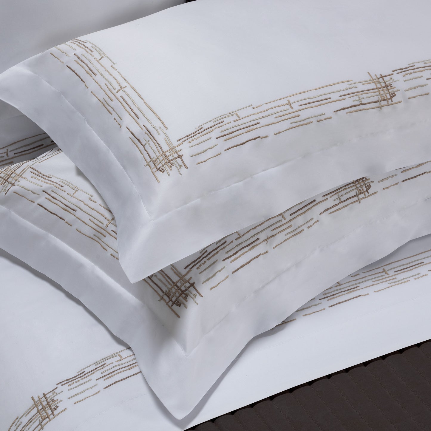 Embroidered Sheet Set in 300TC Cotton Satin - Graffiti