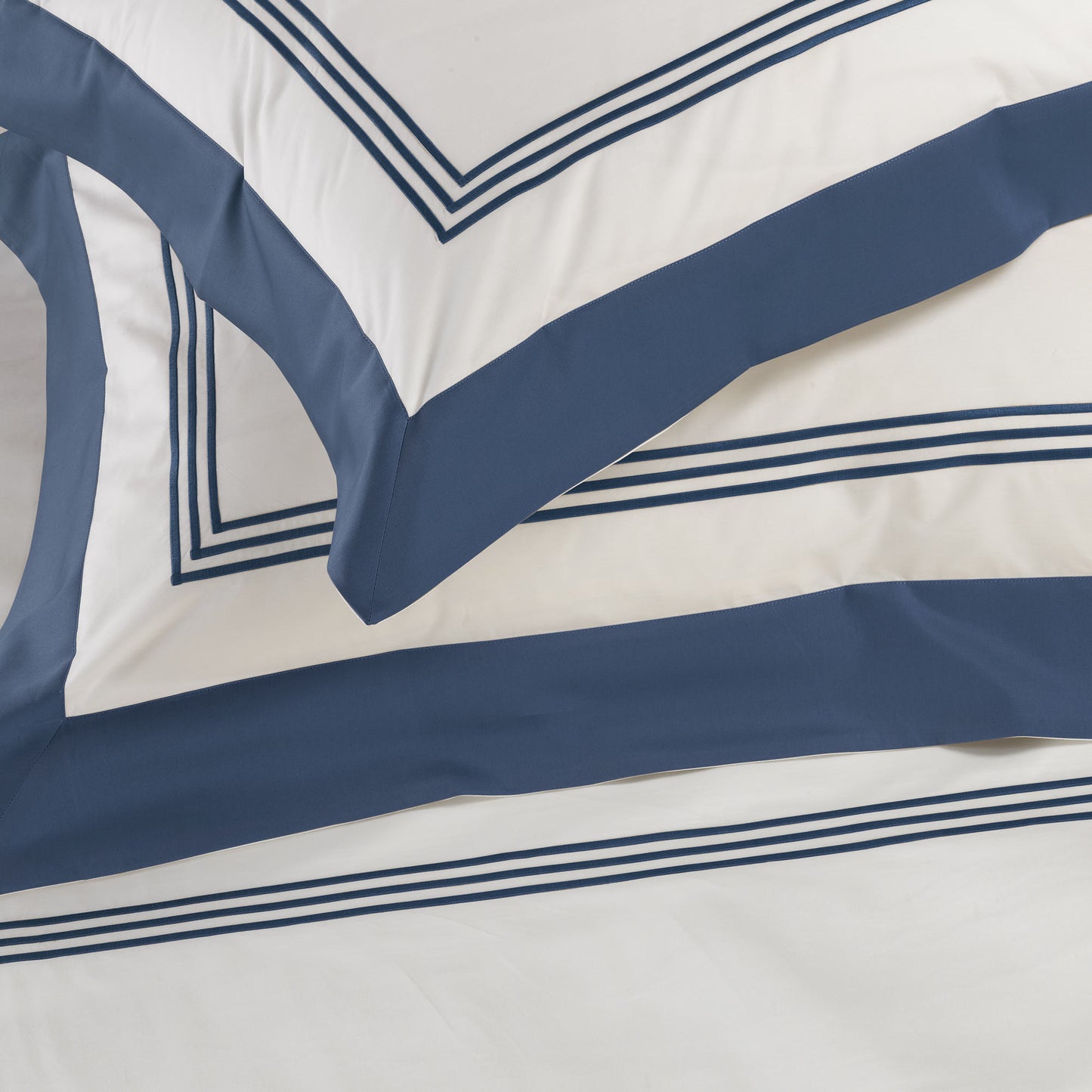 600TC Cotton Satin Duvet Cover Set with Embroidered Three Wands - Sforza