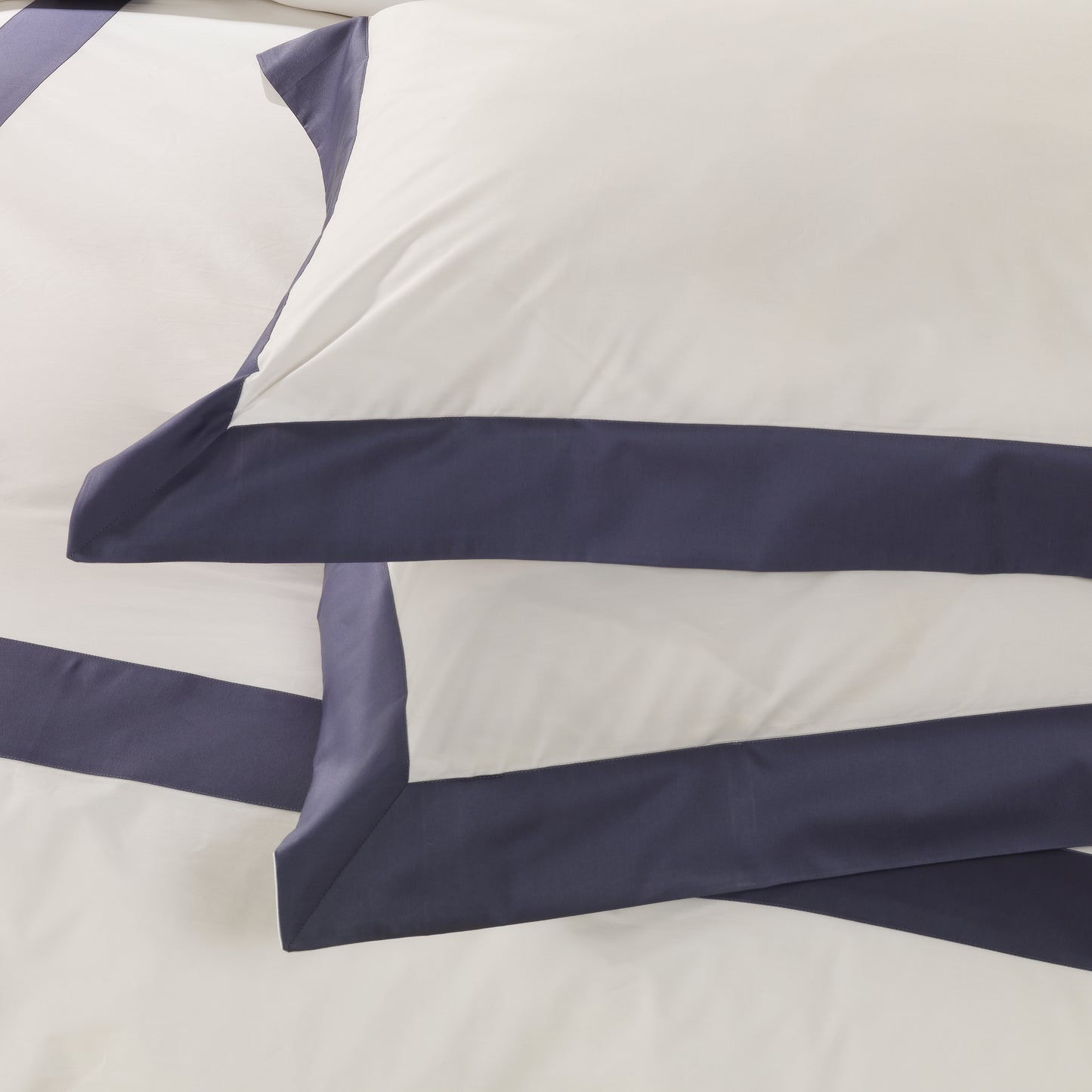 400TC Percale Cotton Sheet Set with Colored Satin Edge - Della Scala