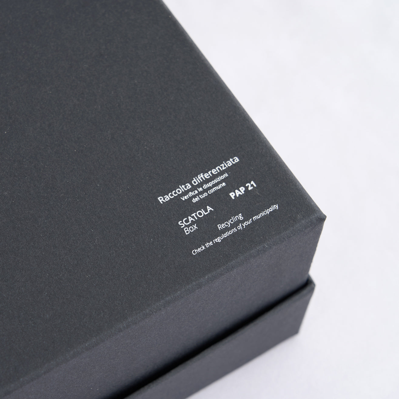 Sheet Set in 600TC Cotton Satin with Colored Border - Della Scala