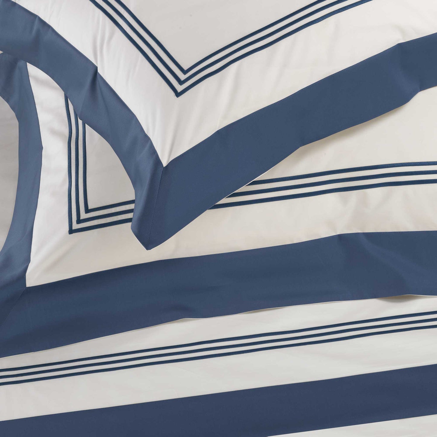 Sheet Set in 600TC Cotton Satin with Three Hand Embroidered Wands - Sforza