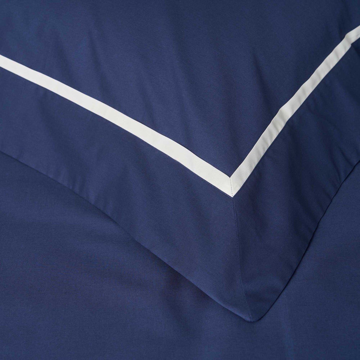 200TC Percale Cotton Sheet Set with Contrasting Embroidered Rod - Opera