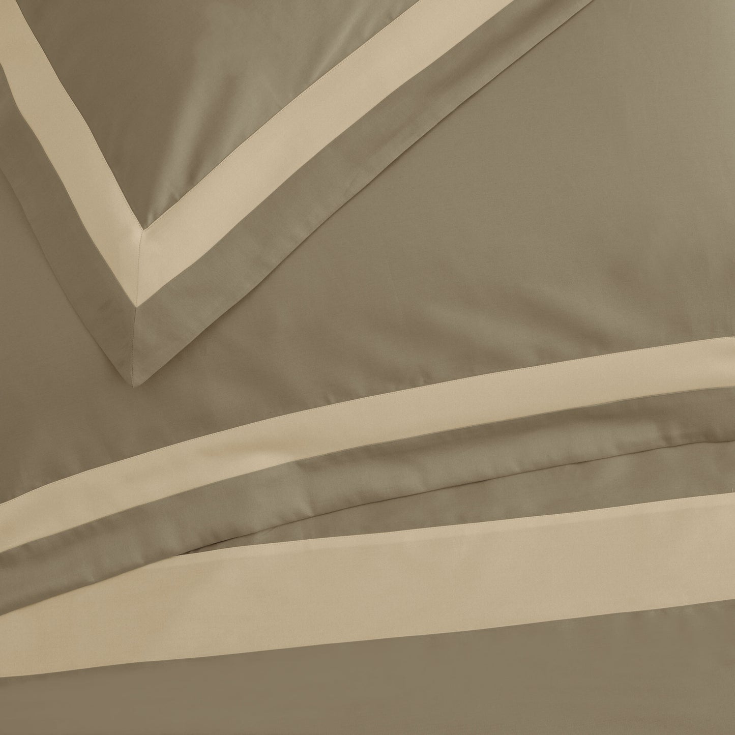 Duvet cover set in 300TC Cotton Satin with Contrasting border - Arch