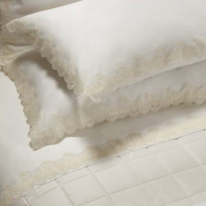 Pillowcase in 300TC Cotton Satin with Lace - Cleopatra