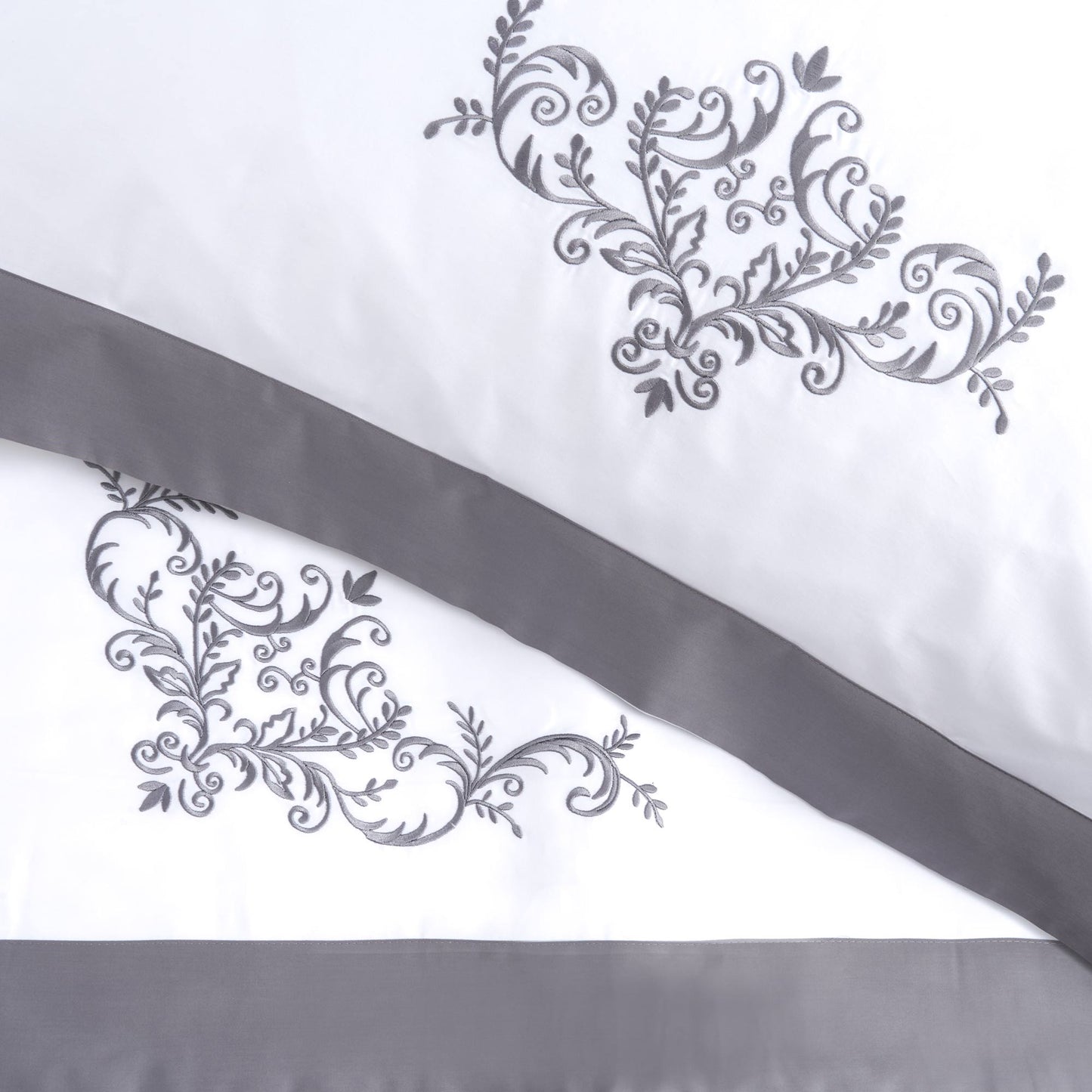 Sheet Set in 300TC Cotton Satin with Embroidered Arabesque - Serenissima