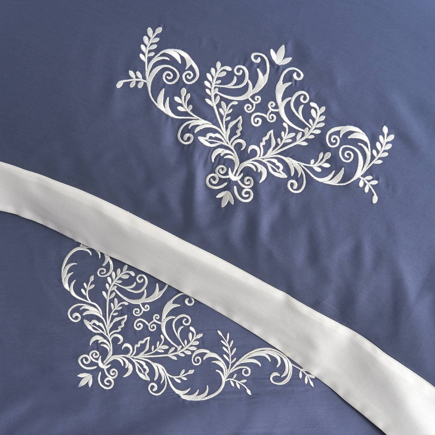 Duvet Cover Set in 300TC Cotton Satin with Embroidered Arabesque - Serenissima